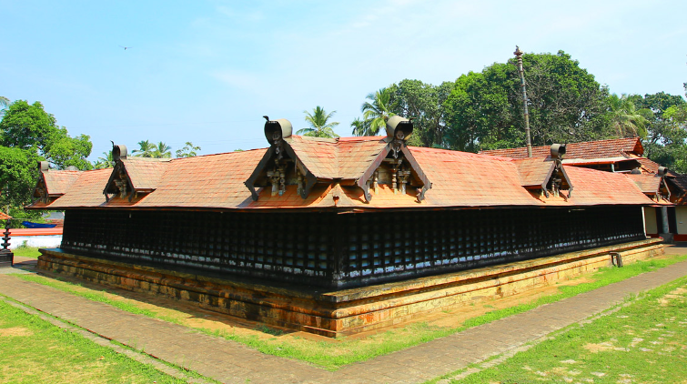 places to visit in thalassery