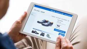 How Has Online Shopping Revolutionized the Indian Footwear Market