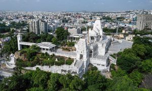 What Are the Unique Features of Birla Temple's Architecture