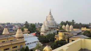 What Are the Daily Darshan Timings at Adyapith Temple